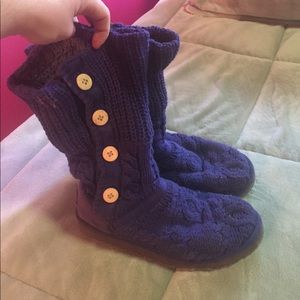 Knit purple uggs