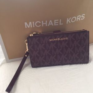 Michael Kors Wristlet