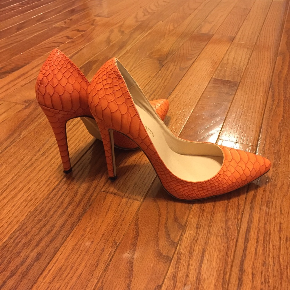 💢SOLD💢 Orange Heels