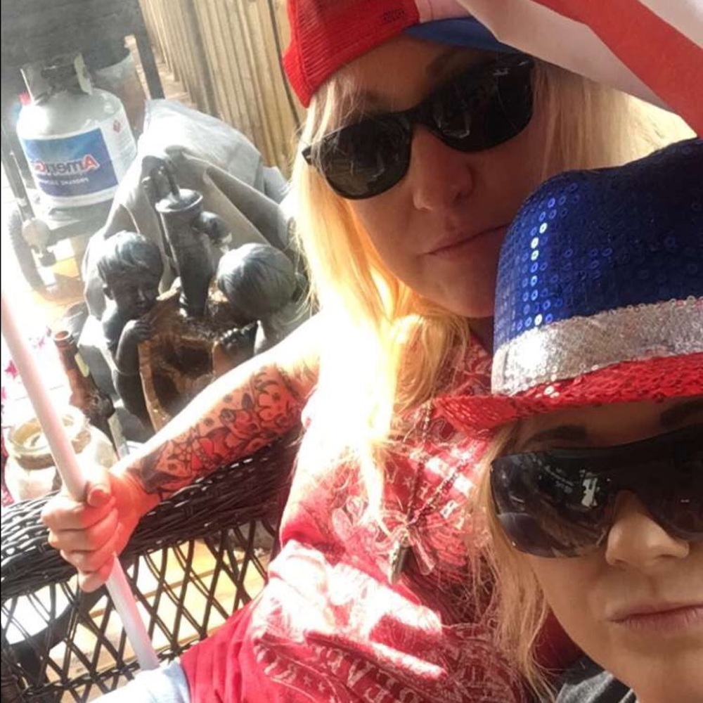Meet your Posher, April