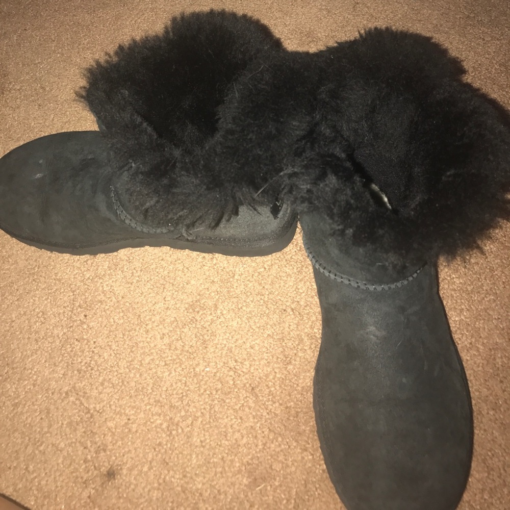 Bailey Bow Uggs - image 4