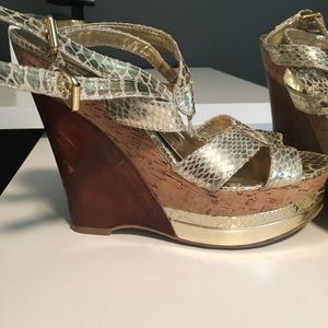 👡Gold Steve Madden Wedge Sandals👡