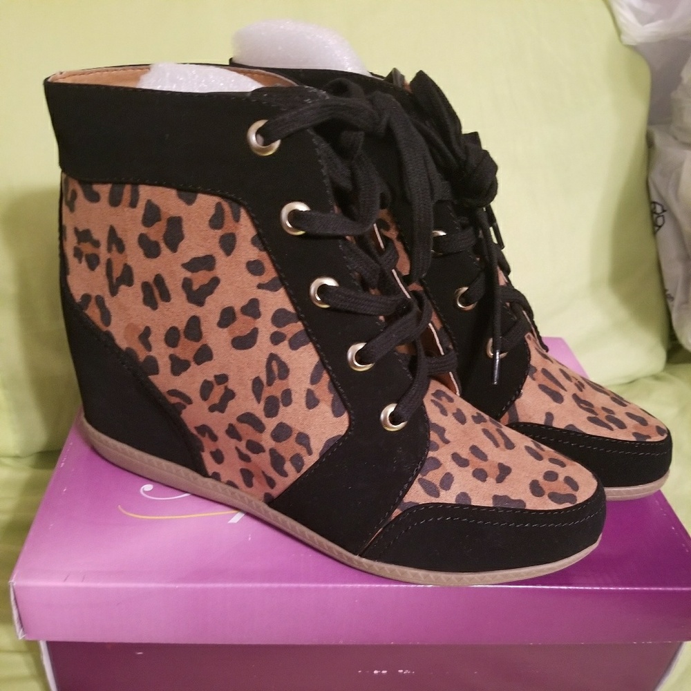 Leopard boots