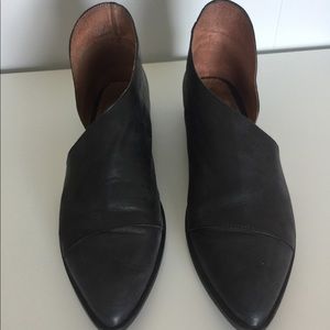 Free People Royale Flats- Black 8.5US size