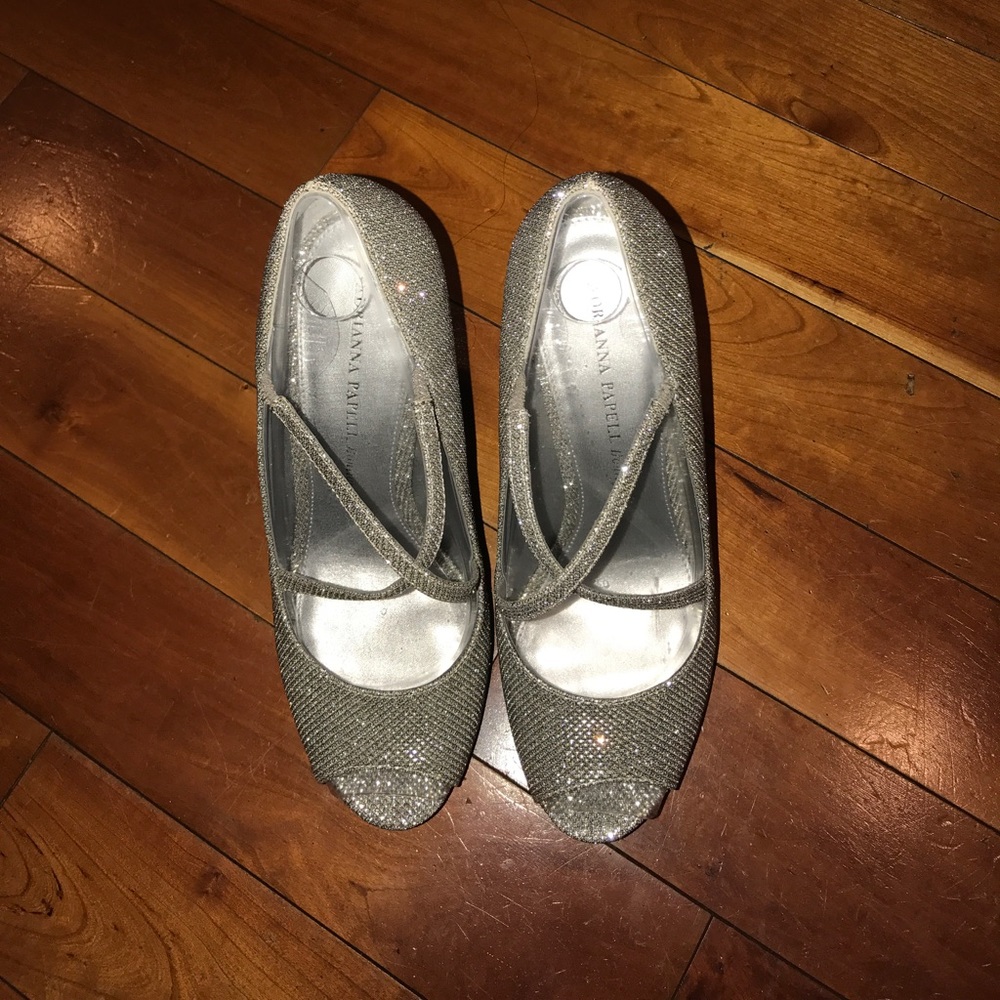 Adrianna Papell size 8 1/2 silver glittery 👠