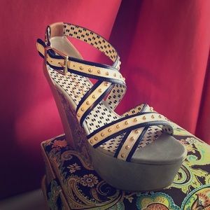 Jessica Simpson wedges