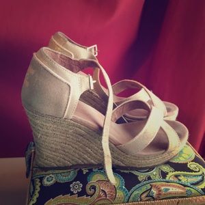 Toms Strappy Metallic Wedge