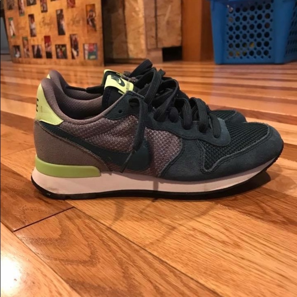 Women's Nike Internationalists Shoes
