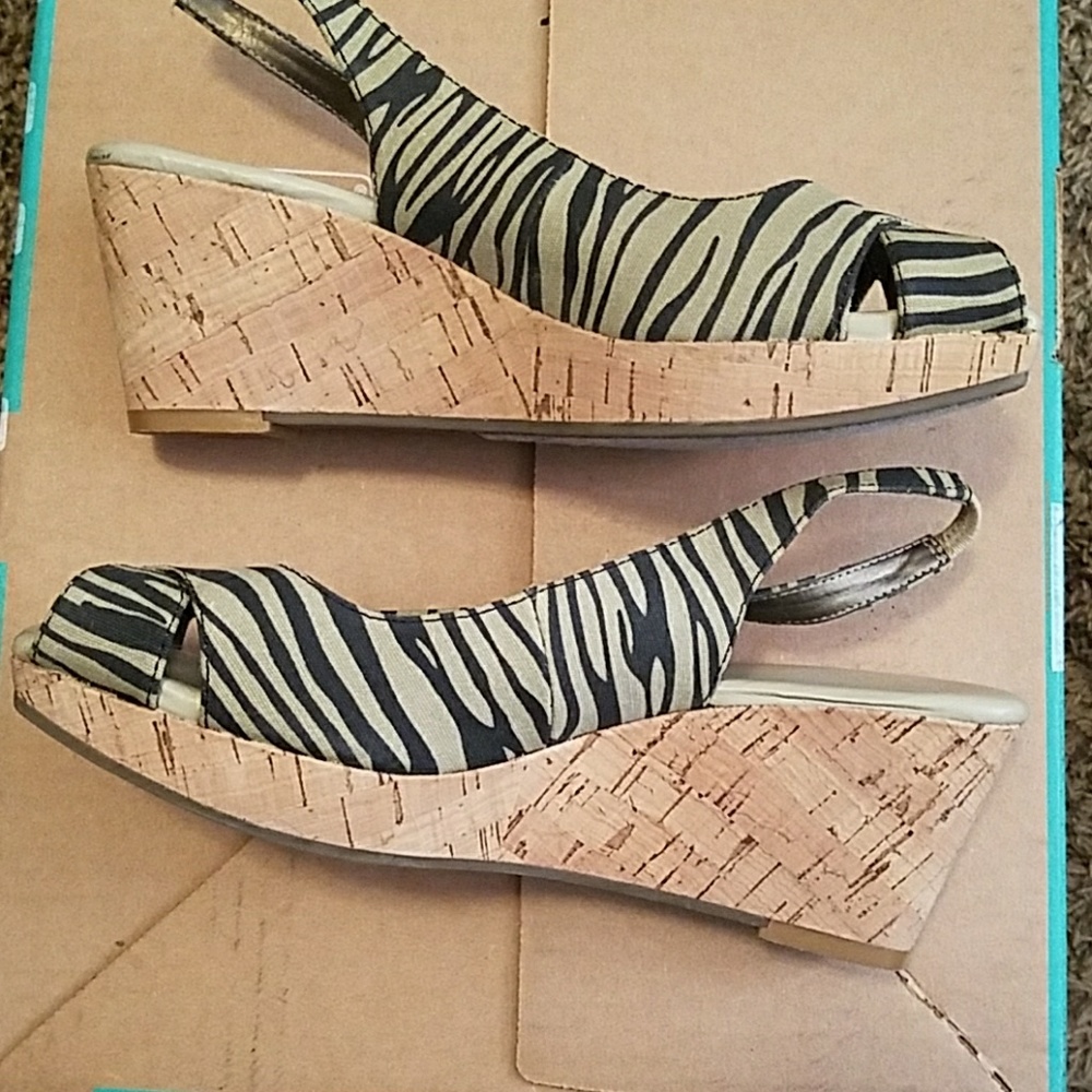 JCPenney Wedge Tan n black Zebra