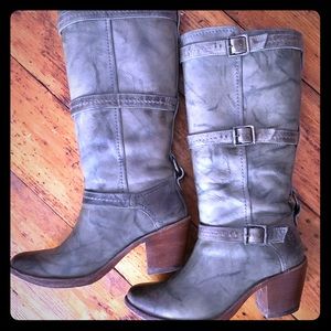 RARE! Frye Three-strap Carmen. Grey Dakota, 7.5.