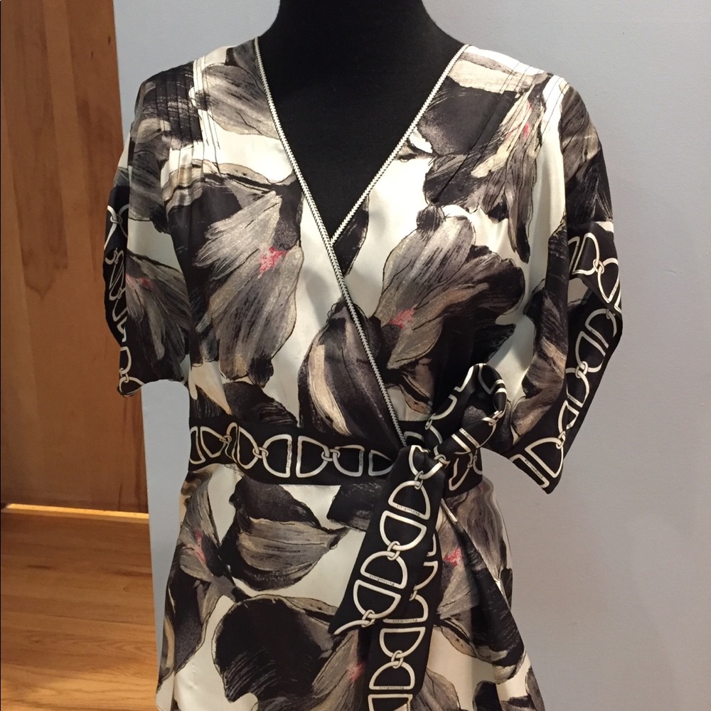 White House Black Market kaftan blouse