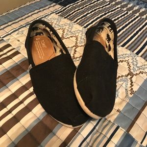 Toms black size 6