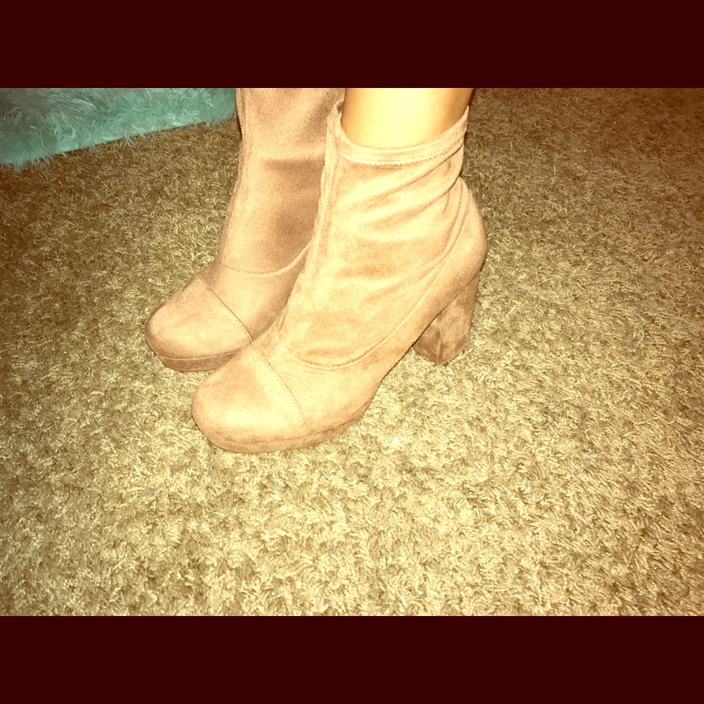 Retro Sock Booties 〰