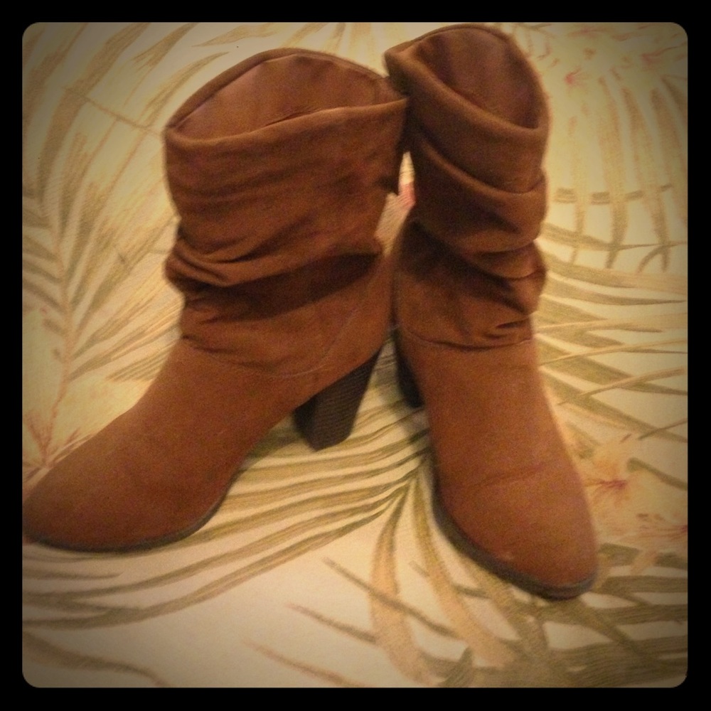 Light brown booties