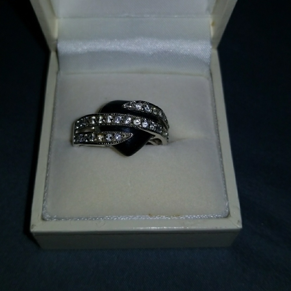 Silver 925 ring with onix and rhinestones
