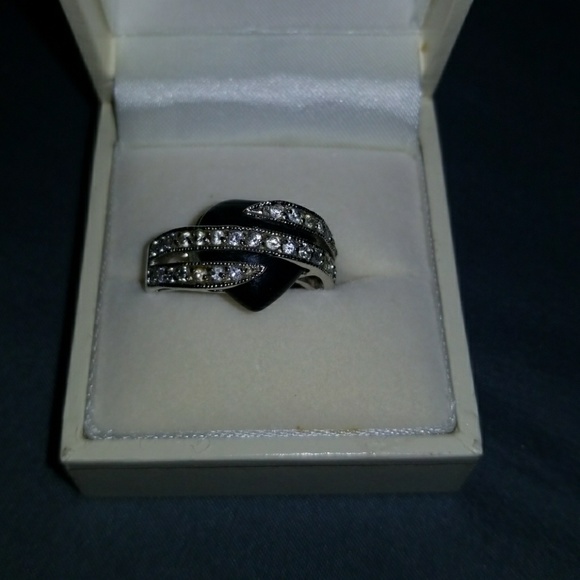 Silver 925 ring with onix and rhinestones - Picture 1 of 4