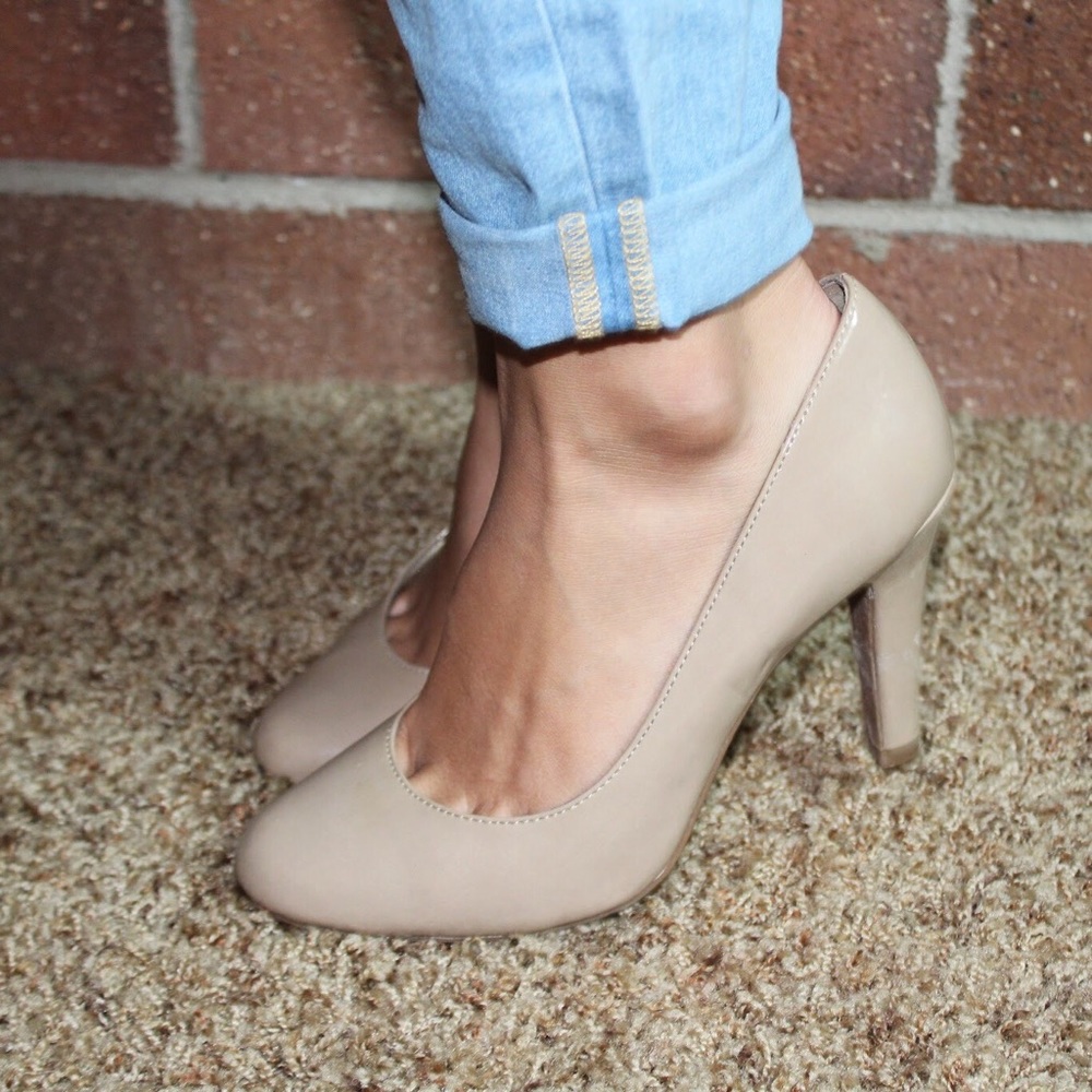 Beige Bandolino Heels
