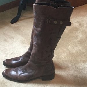 Brown Leather Boots -size 8.🎉NEW PRICE🎉
