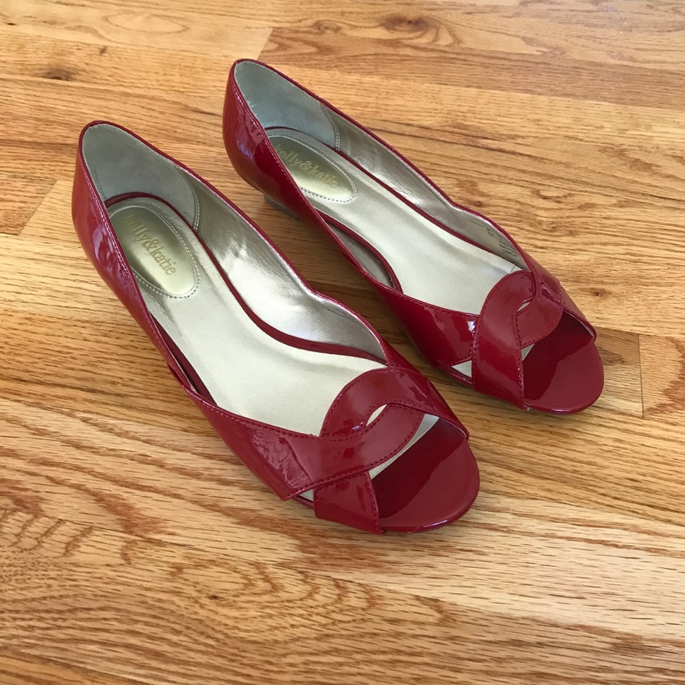 Kelly & Katie  Camilla Wedge Peep Toe in size 11W