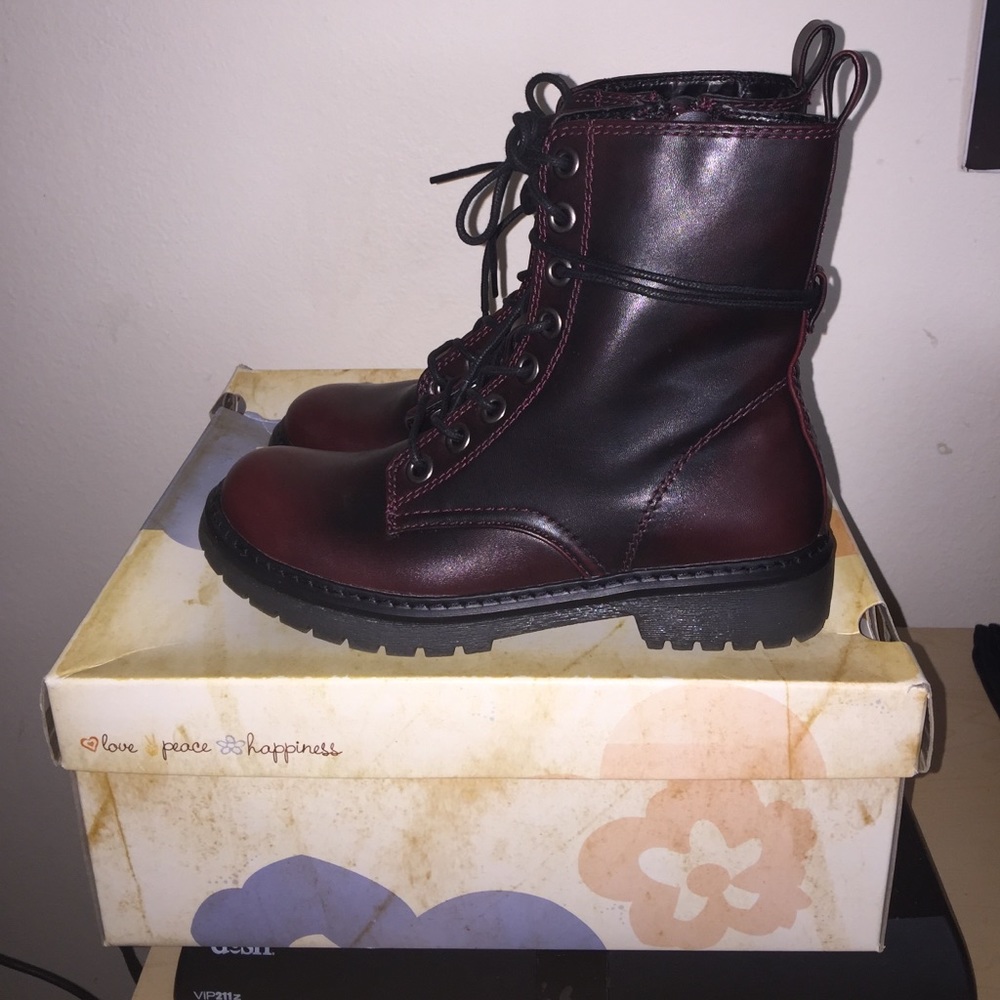 Combat style boots  , in Mint condition