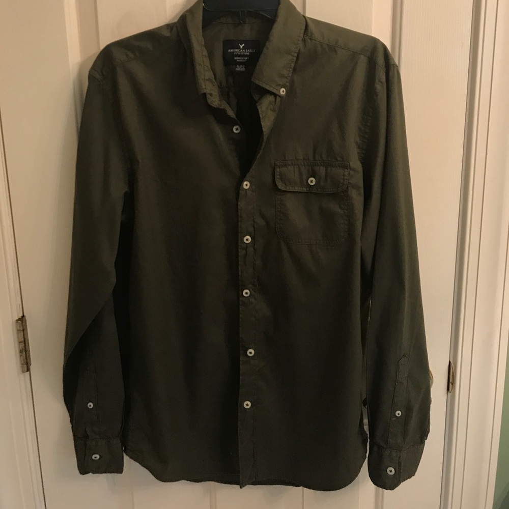 American Eagle Button Down Long Sleeve