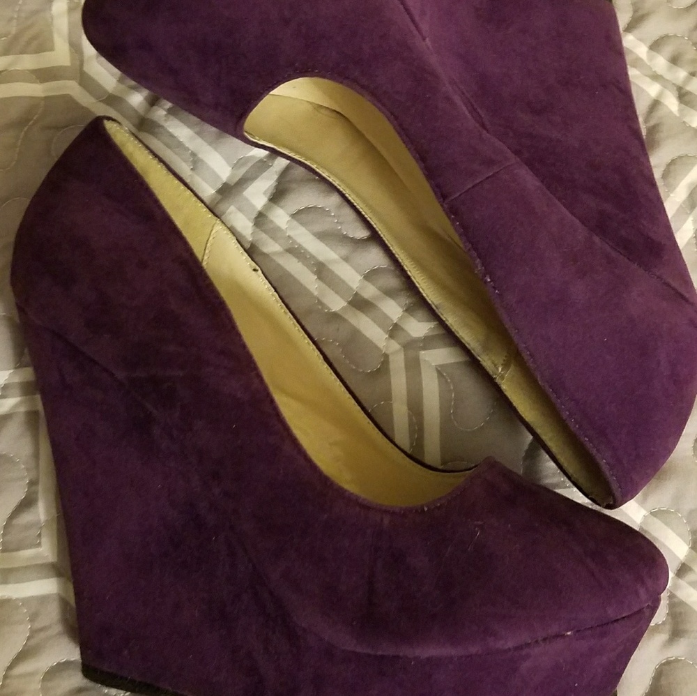 Delicacy purple wedges