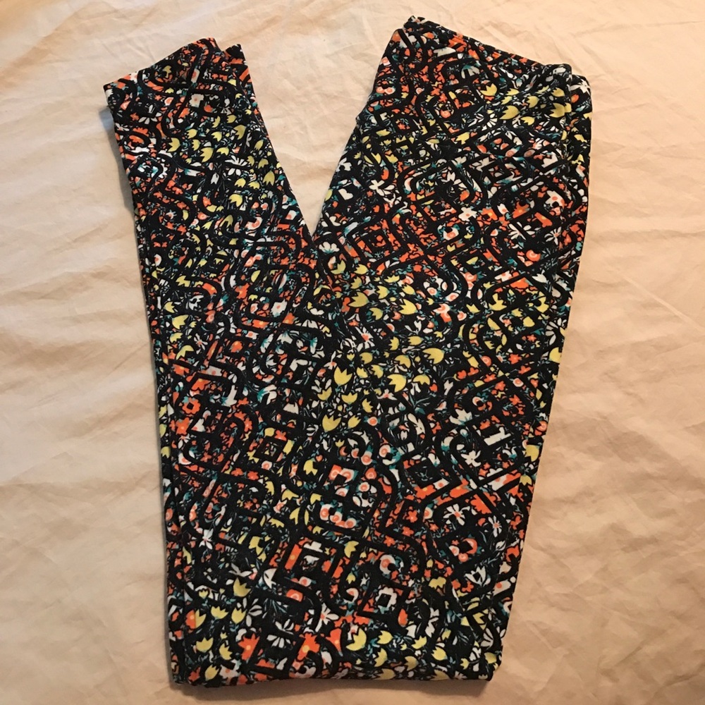 Worn once Lularoe leggings OS