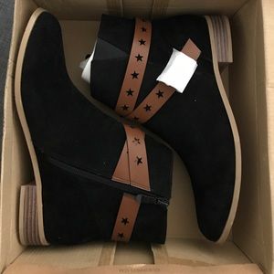 Black booties size 7.5