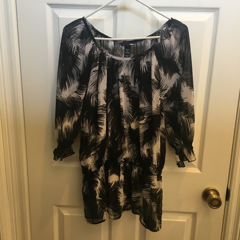 Black & white patterned H&M tunic
