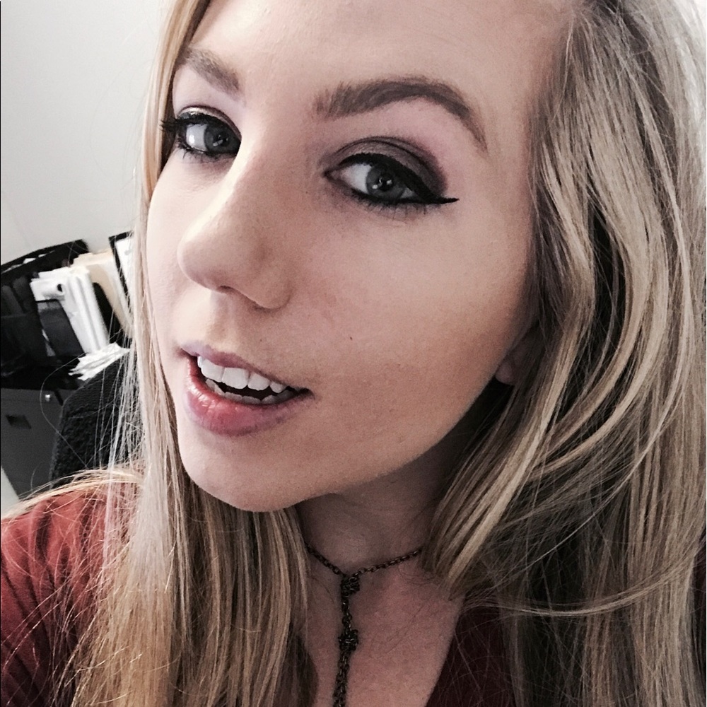 Meet your Posher, Deeshae