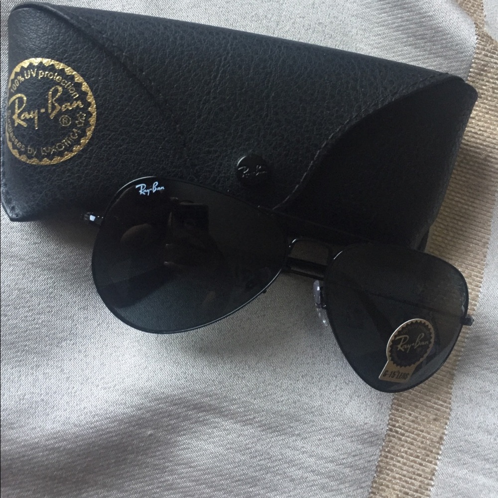 SOLD!!!!! Black Rayban Aviators