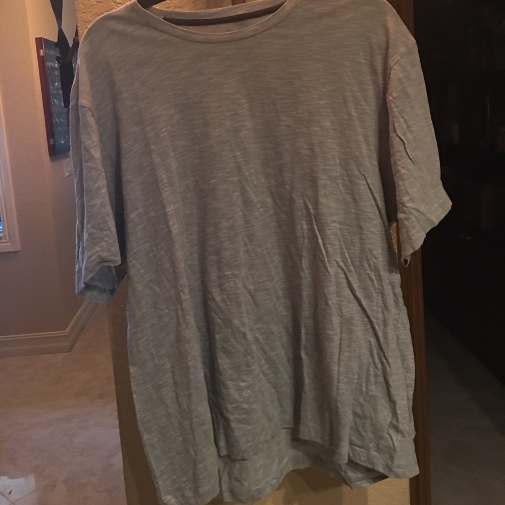 great crew neck tshirt. like new condition