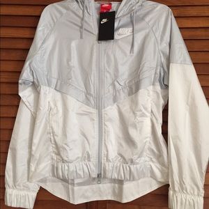 Nike Windbreaker WOMENS