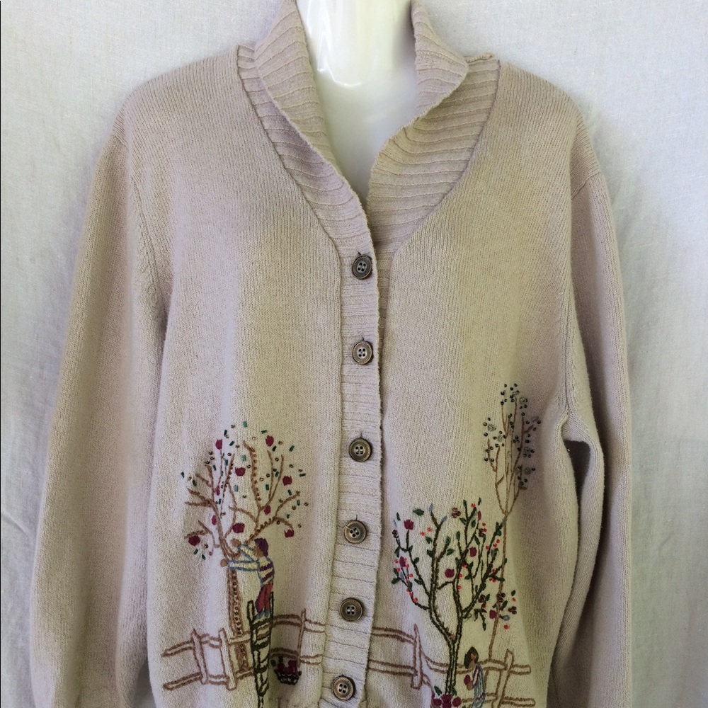 5/$20 Alfred Dunner Woman Tan Sweater embroidery