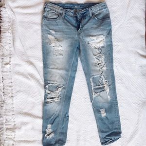 BDG Distressed boyfriend jeans