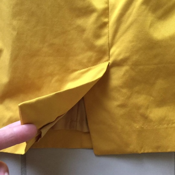 BANANA REPUBLIC Mustard Gold Belted Mini Skirt 4 - Picture 6 of 7