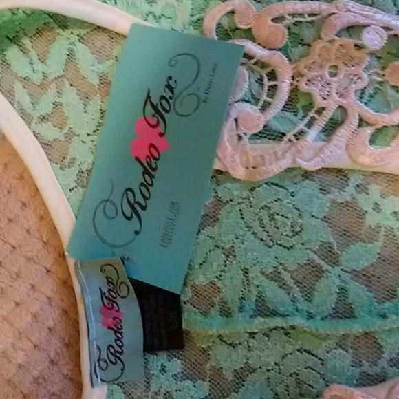 Lace dress or tunic - Picture 2 of 3