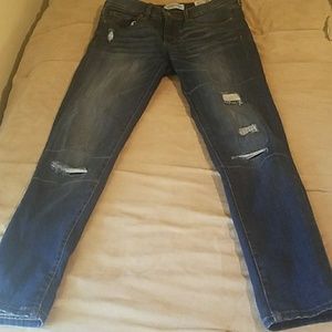 Distressed skinny jeans