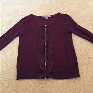 Quarter sleeve sweater