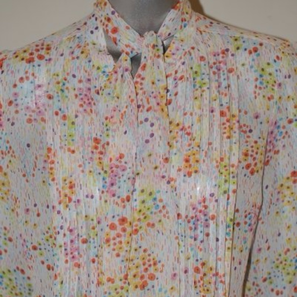 (NWT) Multi-colored pleated blouse - Picture 3 of 3