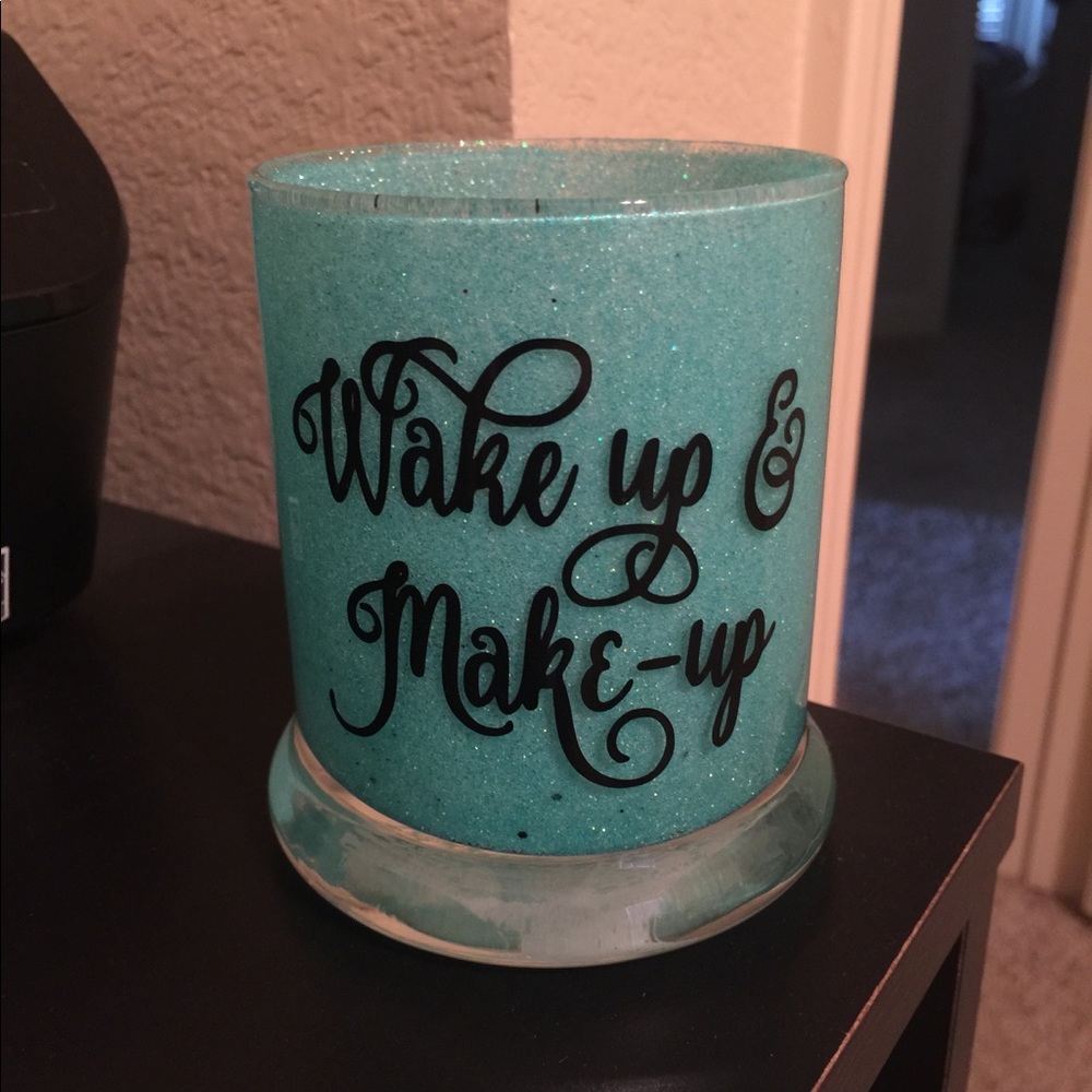 Make-Up Brush Holder