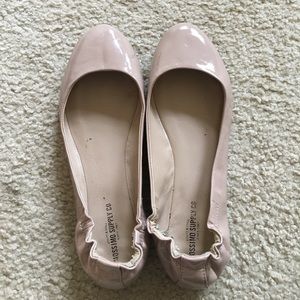Nude flats