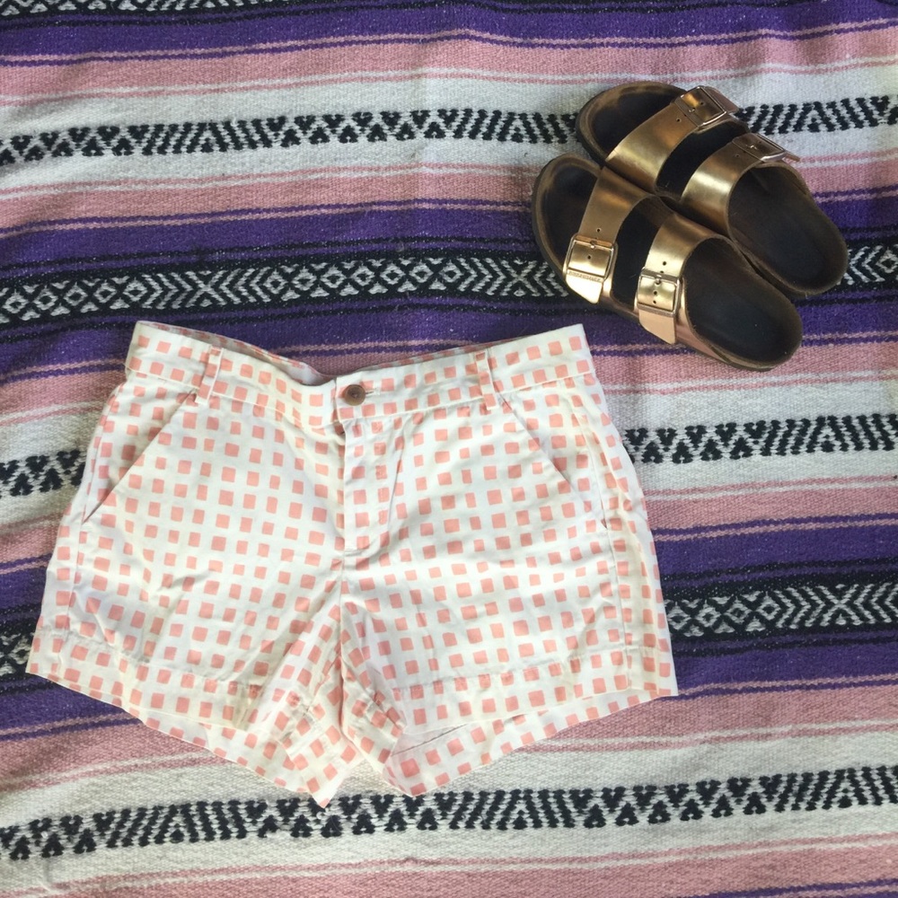 Gap pattern shorts