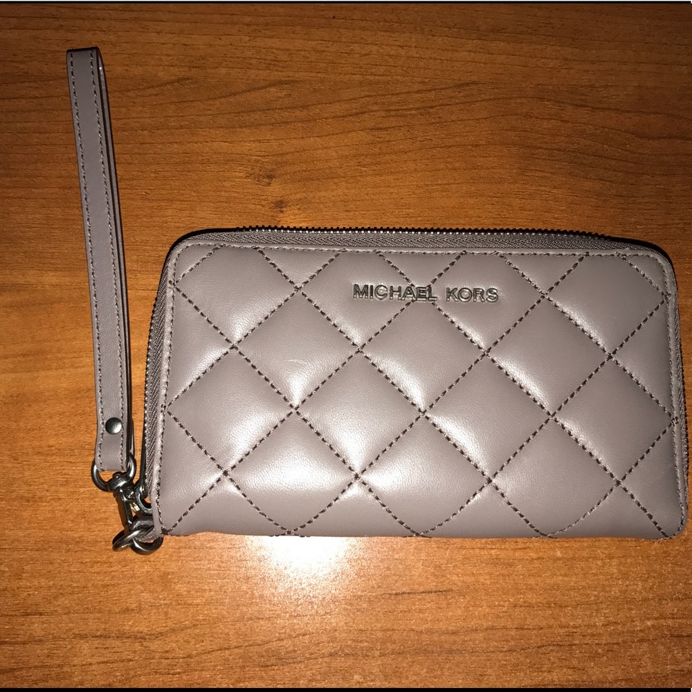 Mi wristlet wallet