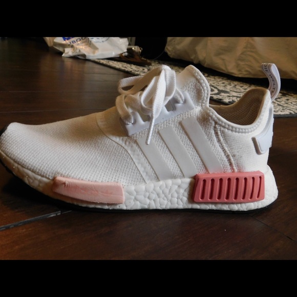 adidas nmd r1 white icey pink