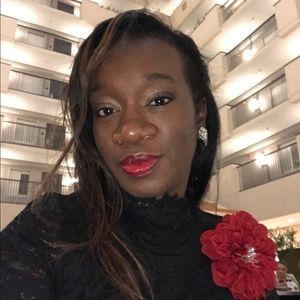 Meet your Posher, Lashawnda