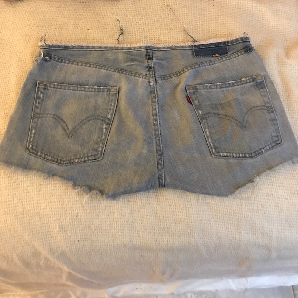 vintage LEVI'S jean shorts - Picture 3 of 5