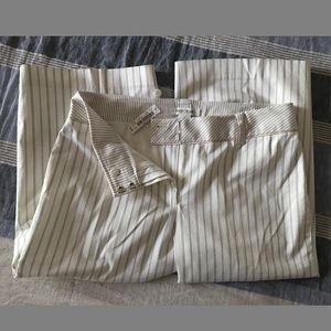 White House Black market Capri pants