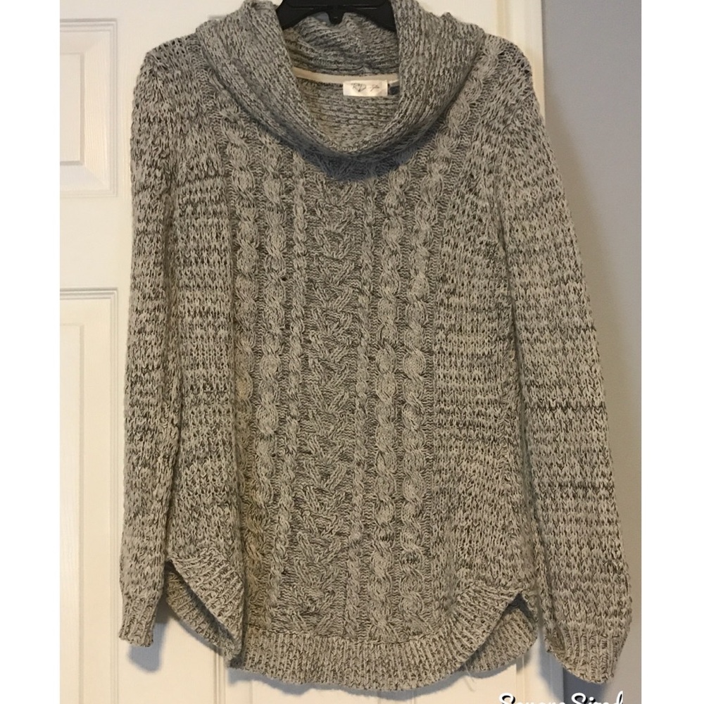 Comfy cozy cable knit sweater!