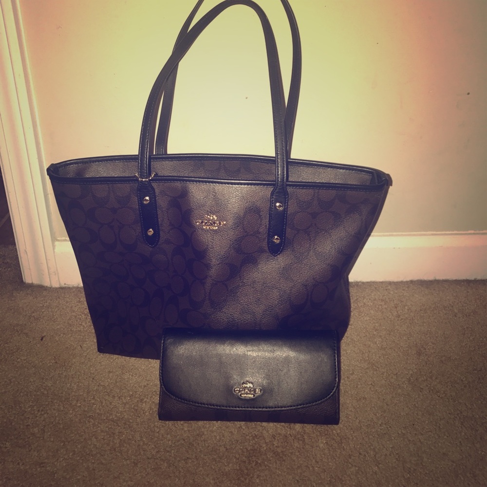 Coach Lg Purse and Wallet